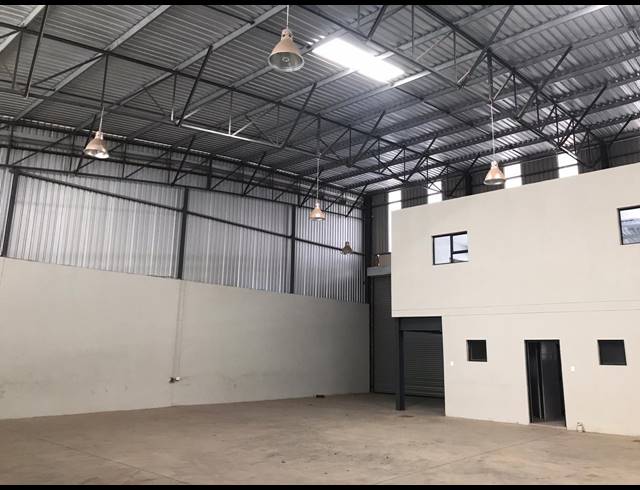 350M² WAREHOUSE TO LET IN CLEVELAND